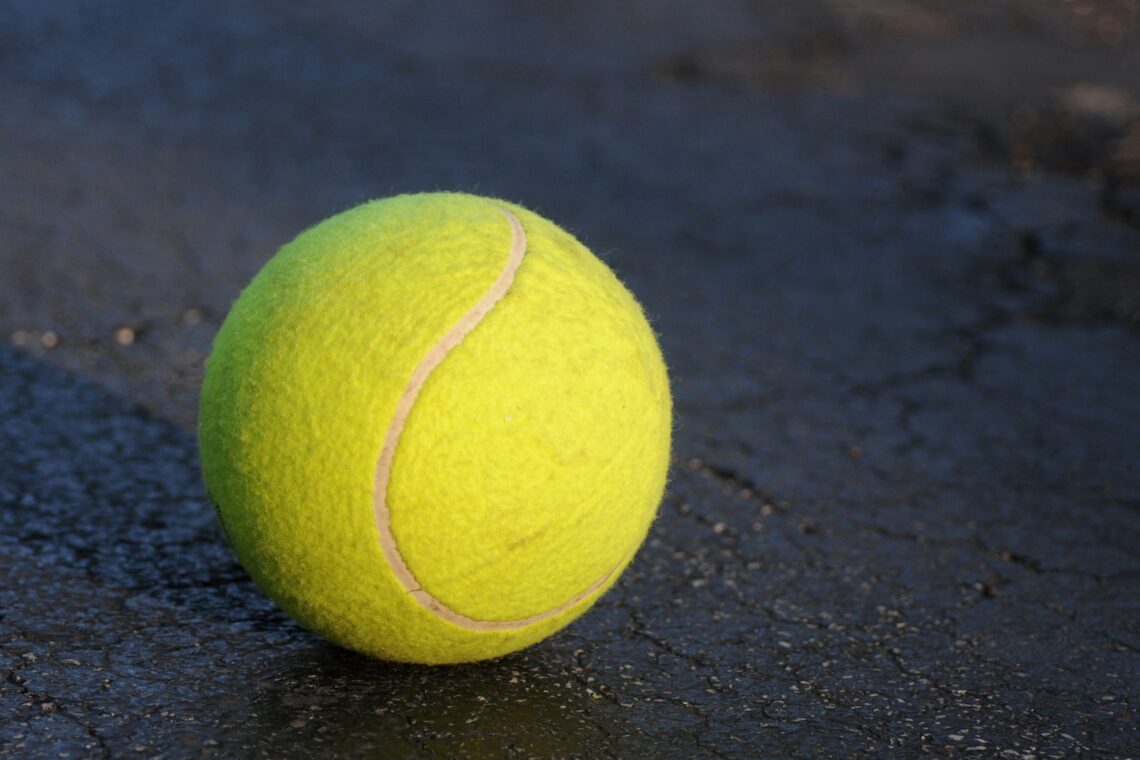 I stangtennis skal man være god til at ramme tennisbolden
